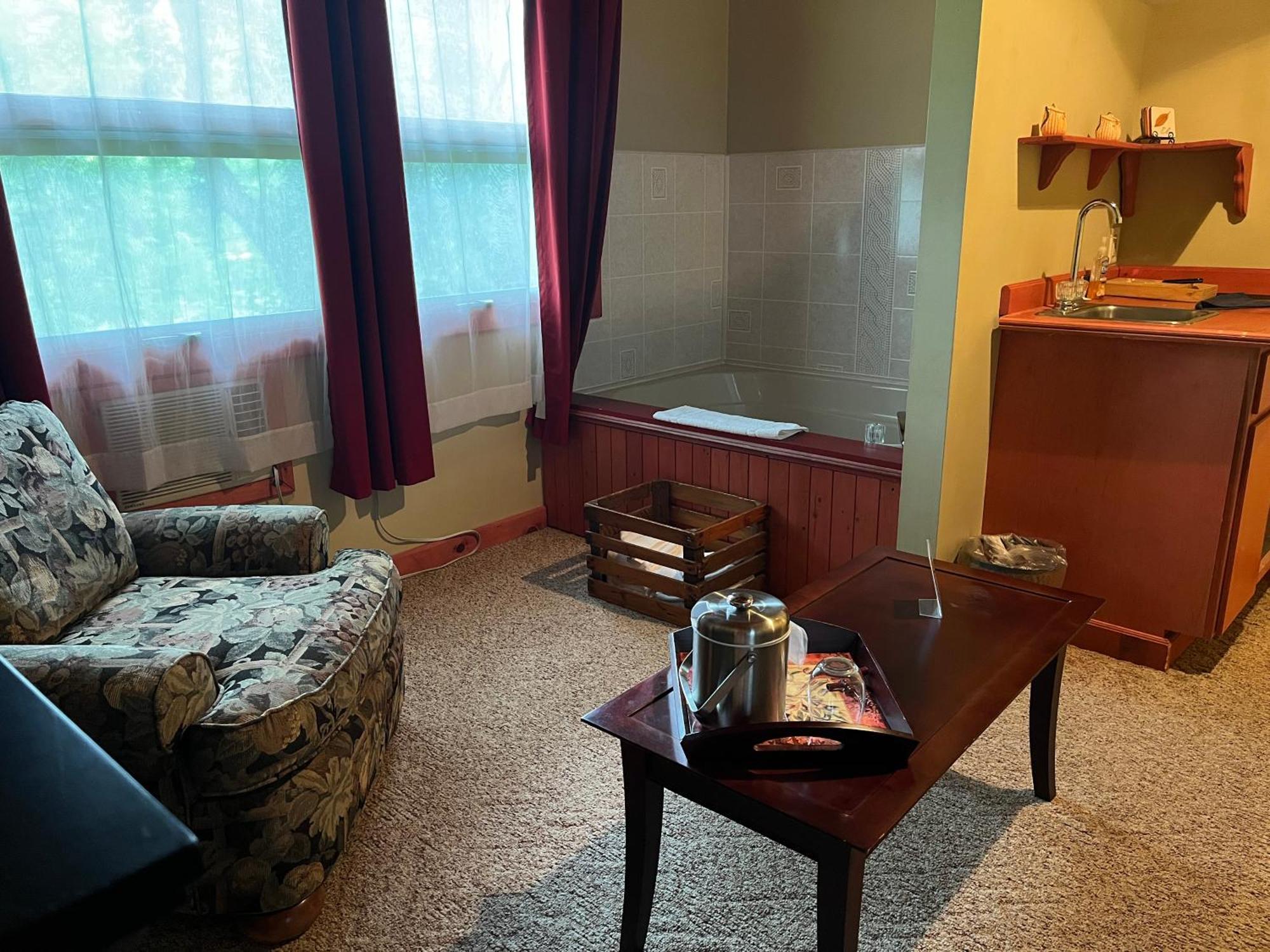 Vinehurst Inn & Suites 해먼즈포트 외부 사진